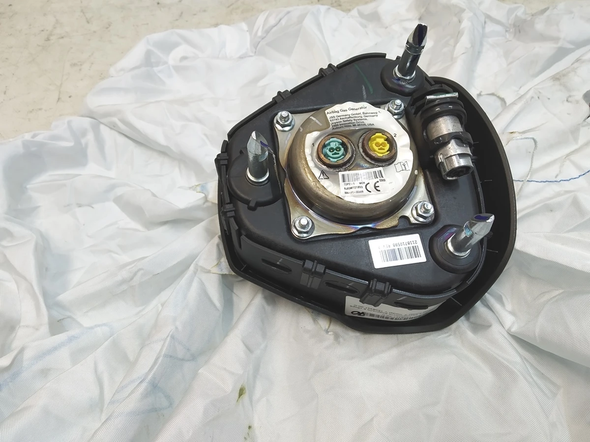 1 Подушка безпеки водія в зборі (під відновлення) Tesla model 3, model Y 1508347-00-C