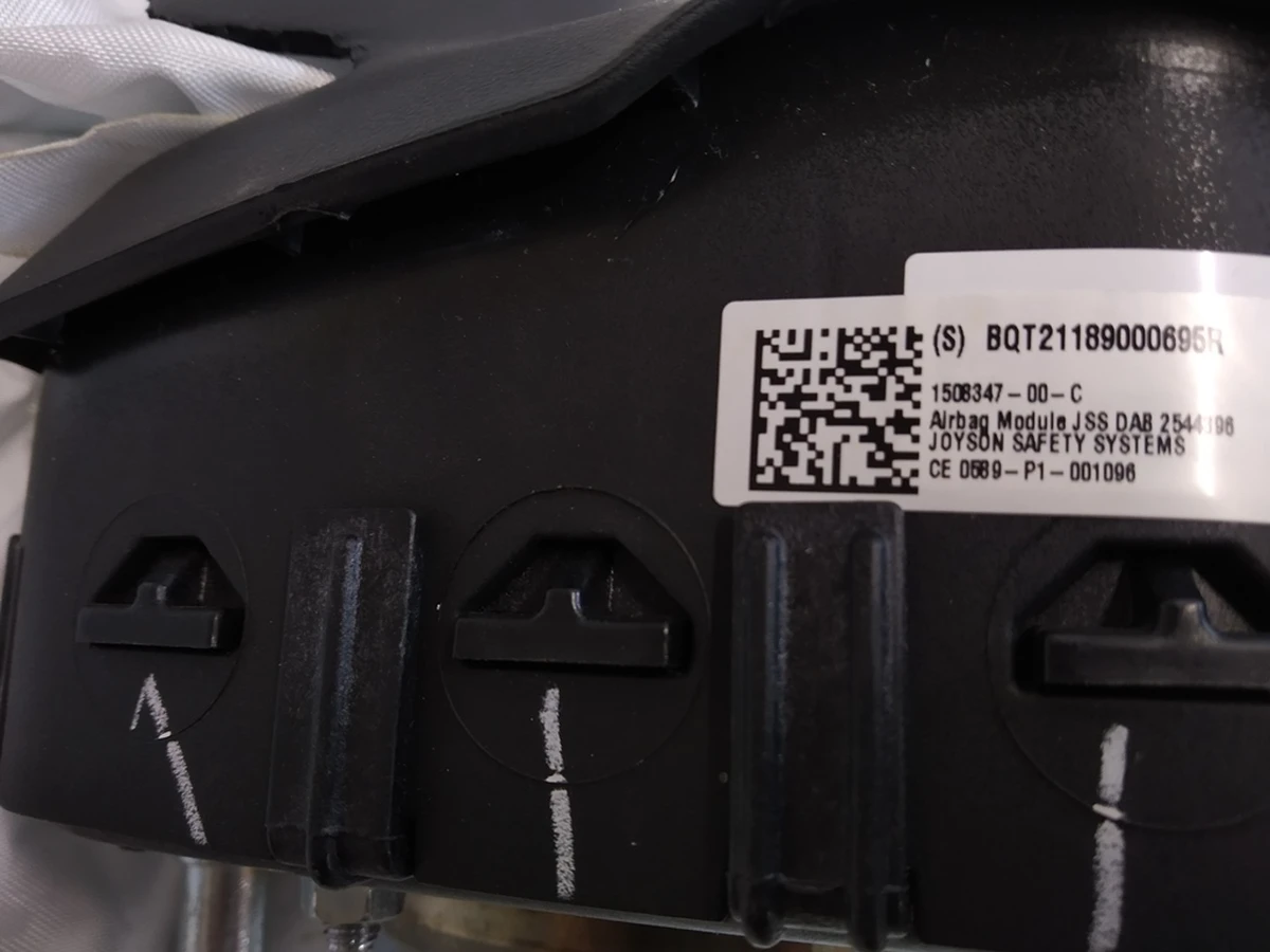 1 Подушка безпеки водія в зборі (під відновлення) Tesla model 3, model Y 1508347-00-C