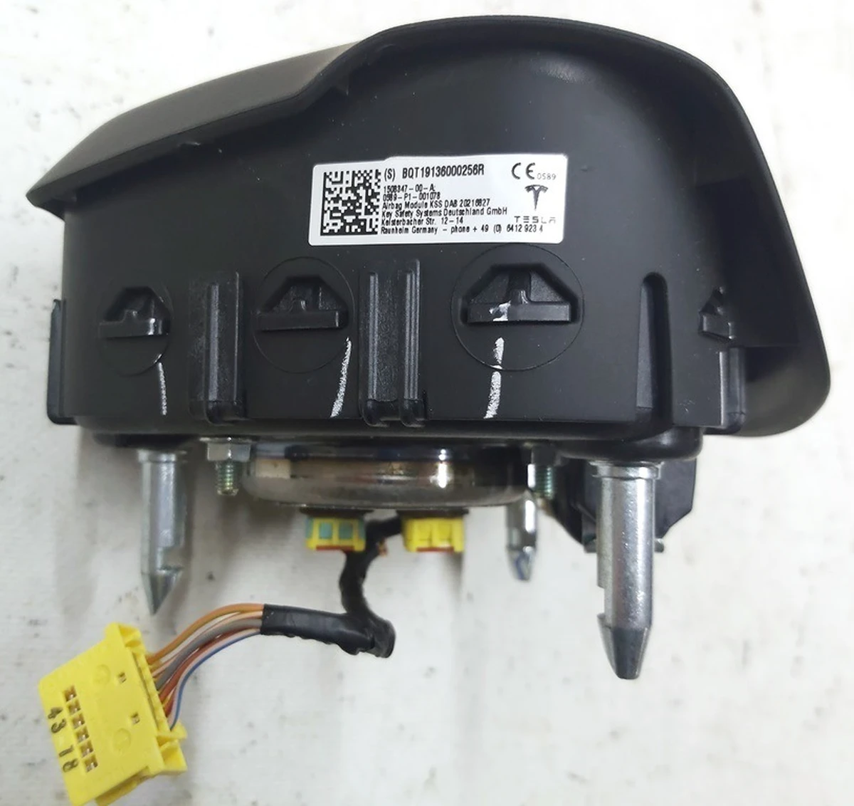 1 Подушка безпеки водія у зборі Tesla model 3 1508347-00-C