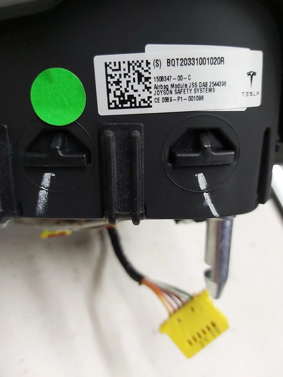 1 Подушка безпеки водія в зборі Tesla Model 3, Model Y 1508347-00-C