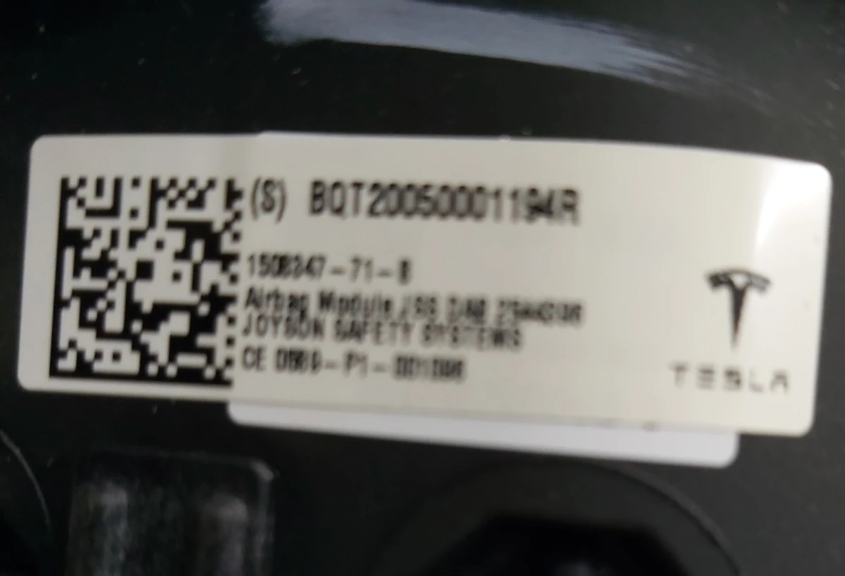 Подушка безпеки водія Tesla model 3, model Y 1508347-00-C
