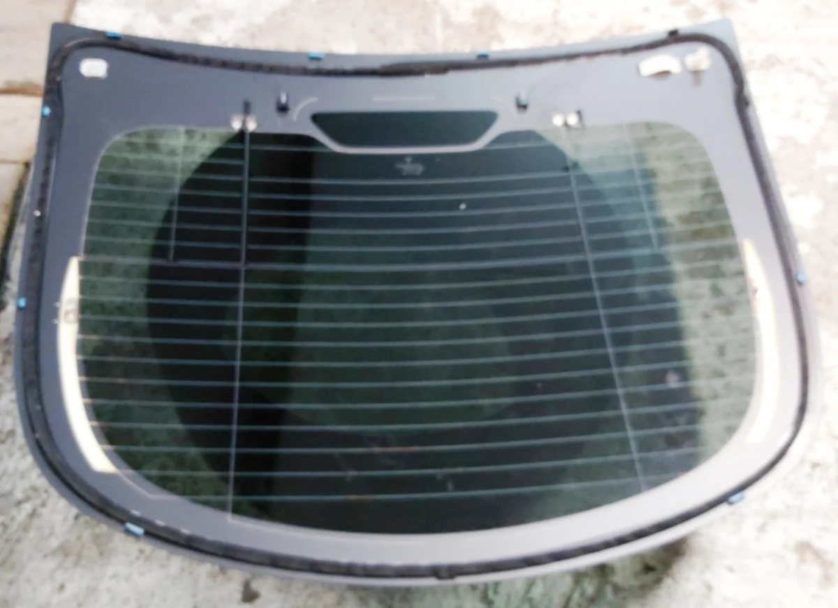 7 Стекло крышки багажника (задней двери) с подогревом Tesla Model Y 1509126-00-F