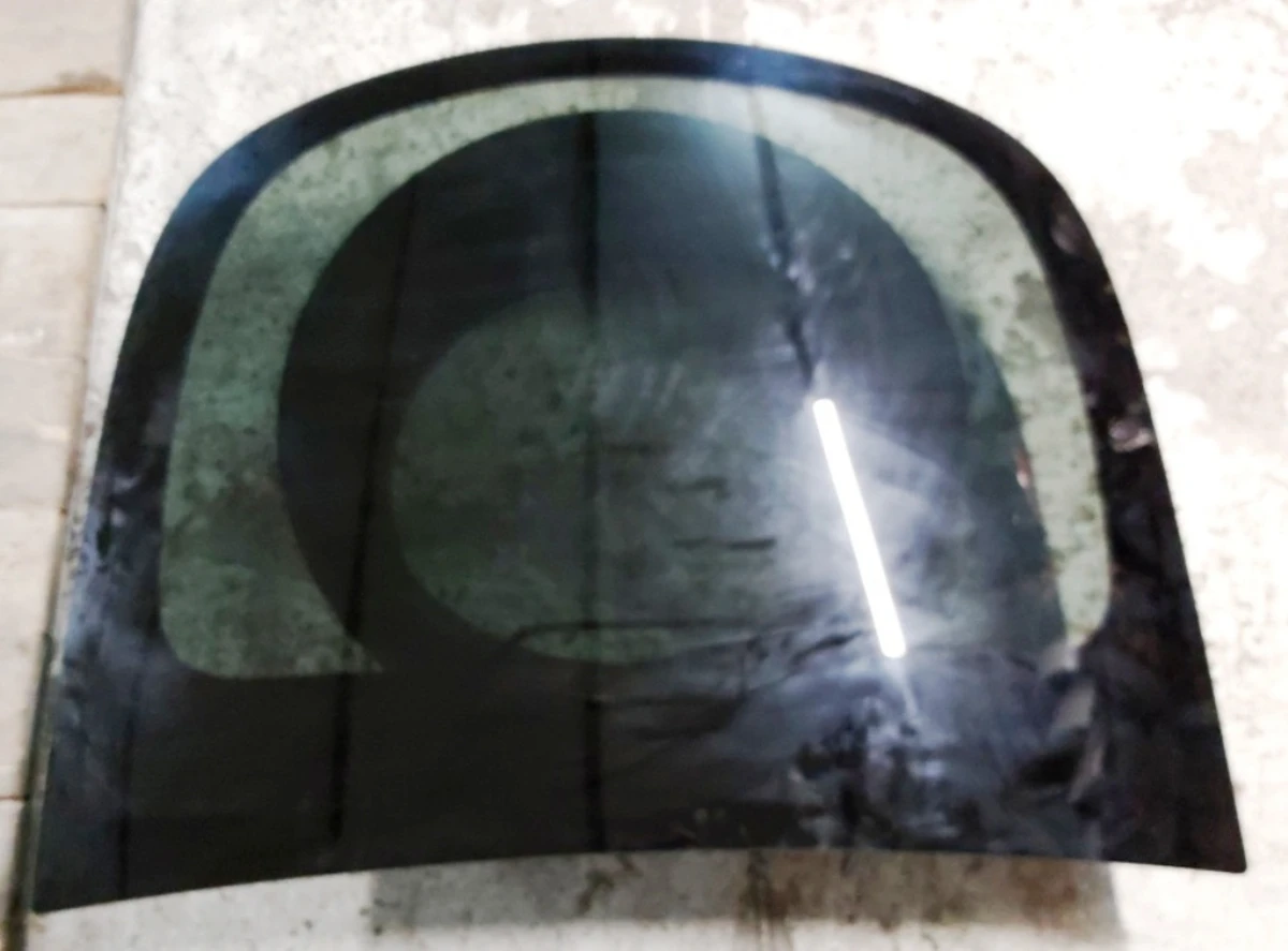 7 Стекло крышки багажника (задней двери) с подогревом Tesla Model Y 1509126-00-F