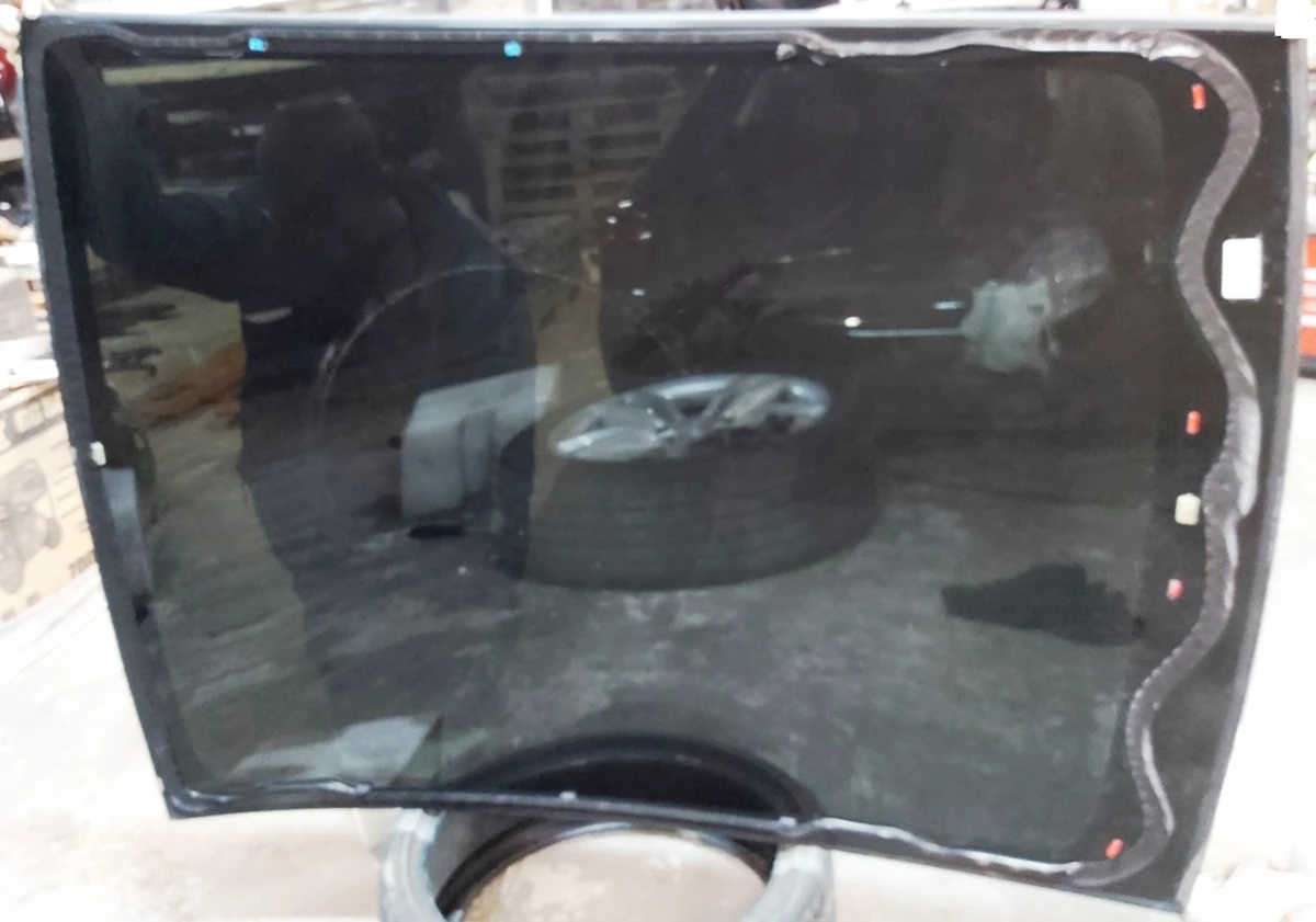 1 ROOF GLASS ASSY Tesla model Y 1509131-00-D