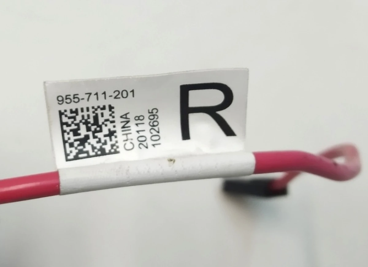 1 Антена радіо фільтр правий RHS REV06 Tesla Model 3, Model Y 1509421-00-B