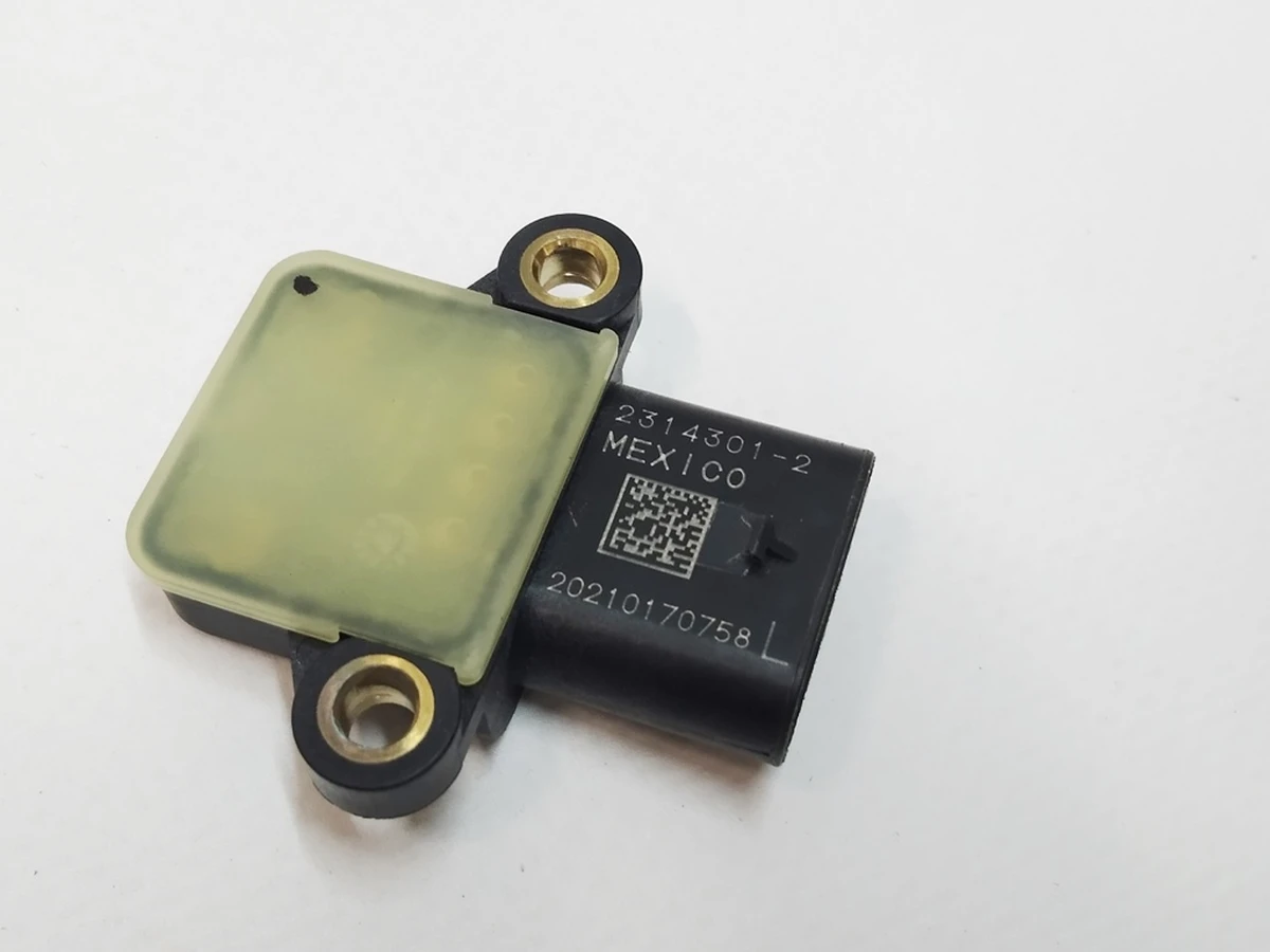 4 DOOR HANDLE SENSOR - RIGHT HAND 2314301-1 08-407760-AC Tesla Model 3, Model 3 Jan 2024, Model Y, Model Y Feb 2025 1510113-02-A