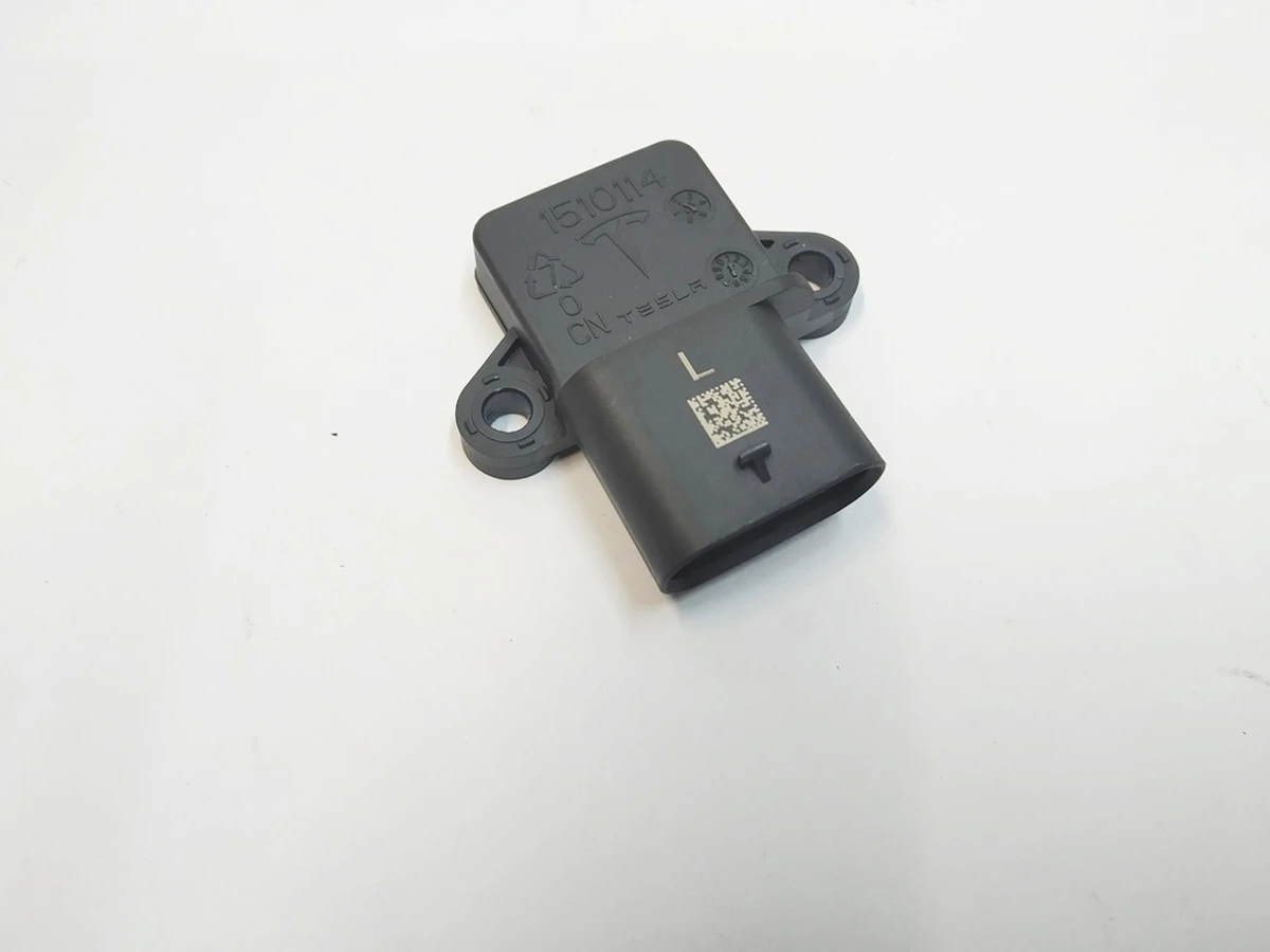 3 Датчик Холла двері передньої, задньої лівої Tesla Model 3, Model Y 1510113-00-A