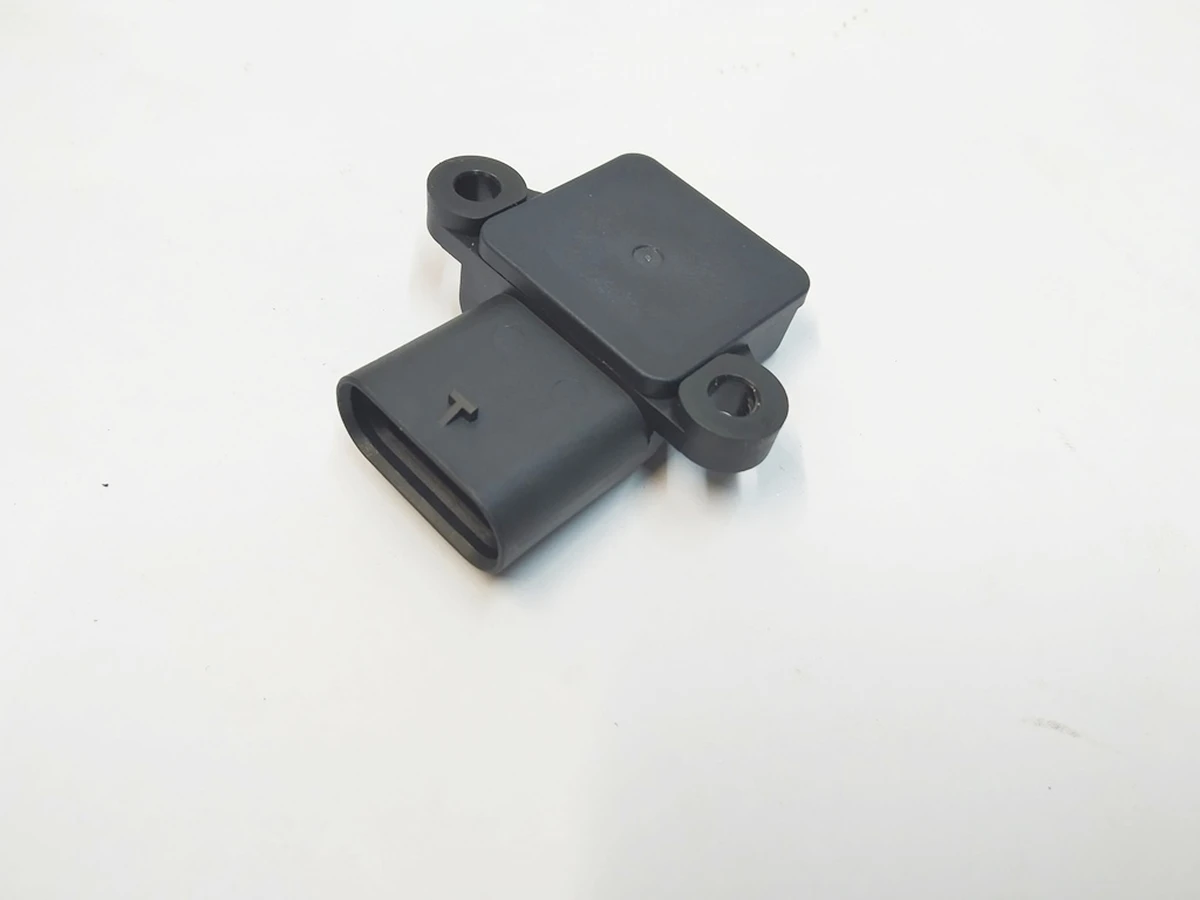 3 Датчик Холла двері передньої, задньої лівої Tesla Model 3, Model Y 1510113-00-A