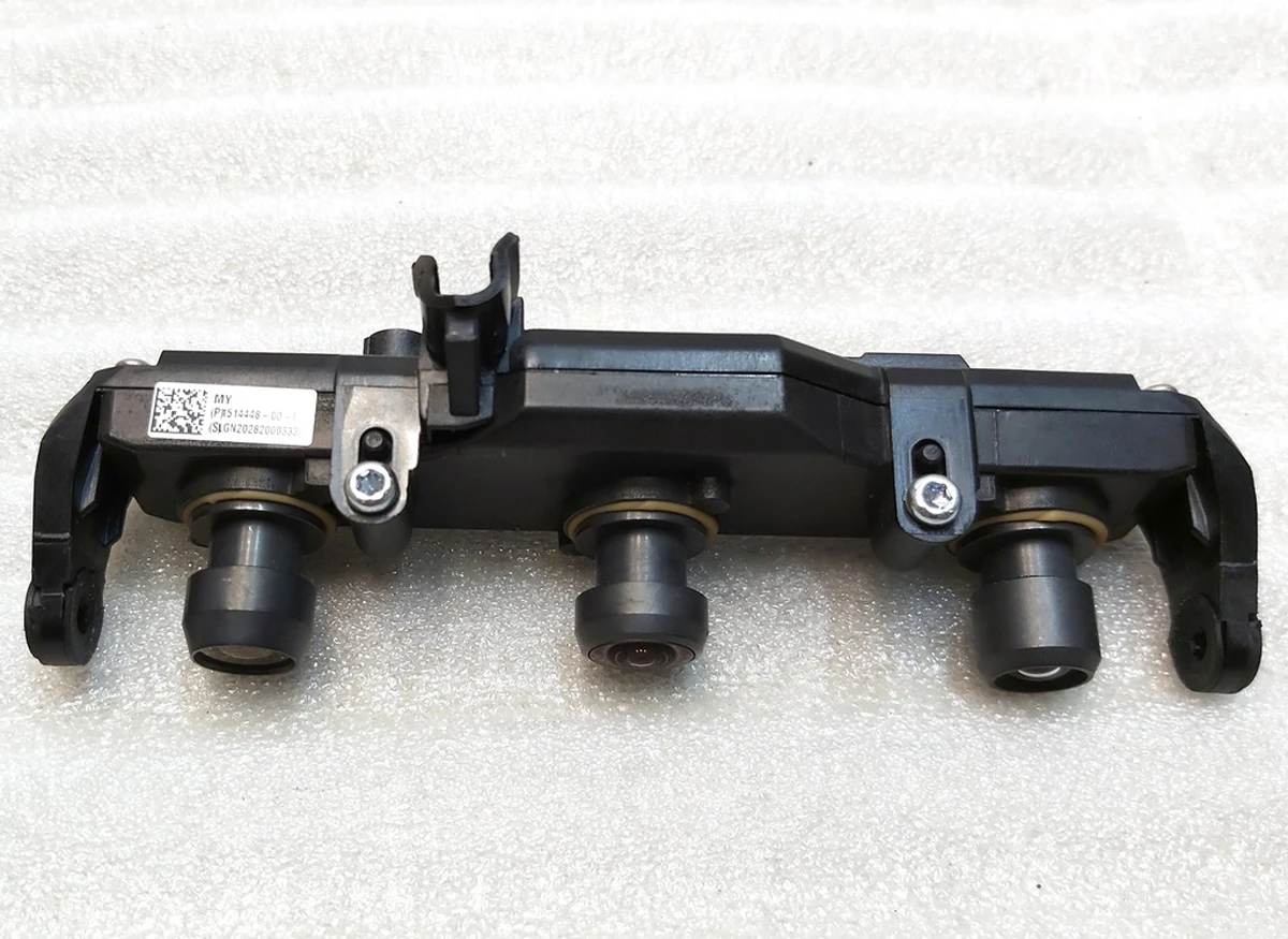 Камера TRIPLE лобового скла з подряпиною об'єктиву Tesla model Y 1514448-00-F