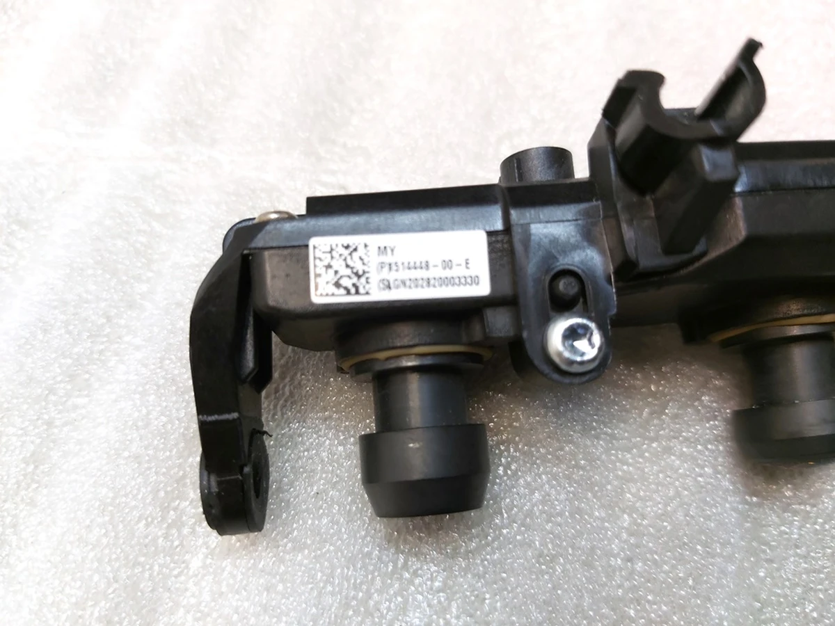 Камера TRIPLE лобового скла з подряпиною об'єктиву Tesla model Y 1514448-00-F