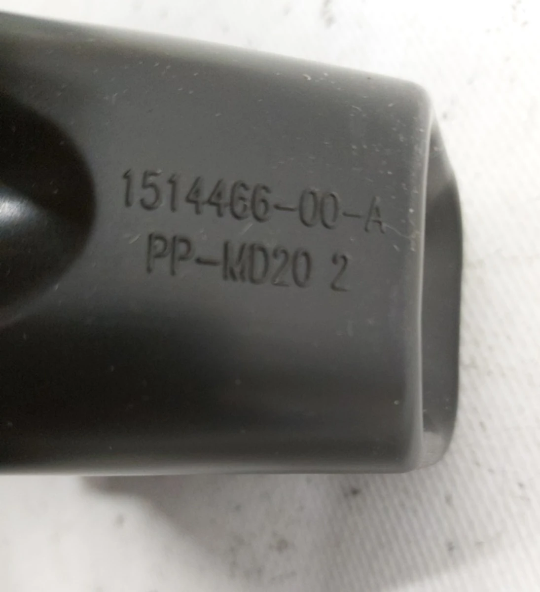 4 LWR GRILLE FEM BRKT, Tesla model Y 1514466-00-A