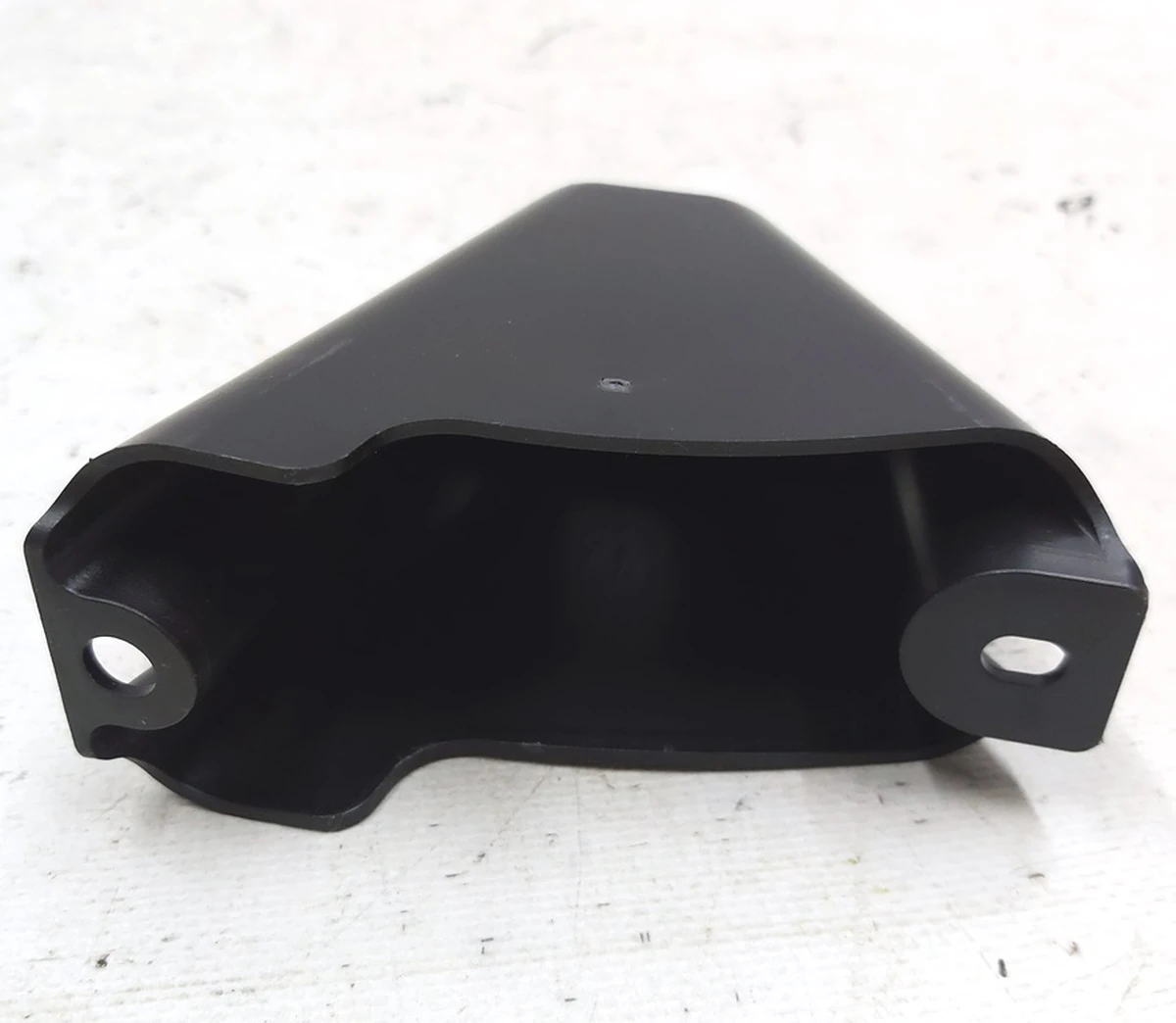 LWR GRILLE FEM BRKT, NEW Tesla model Y 1514466-00-A