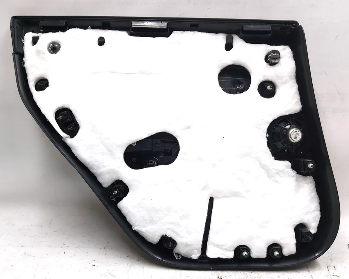 1 M3, DOOR TRIM, REAR RH, ASY, PREM BLACK Tesla model 3 1514771-21-A