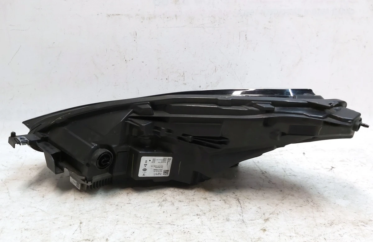 2 GLOBAL HEADLAMP ASSEMBLY RIGHT HAND Tesla model 3, model Y 1514953-00-E