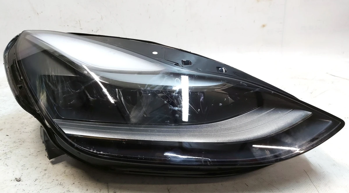 2 Фара главная правая UP LEVEL GLOBAL без блока управления с повреждением  Tesla model 3, model Y 1077372-00-K