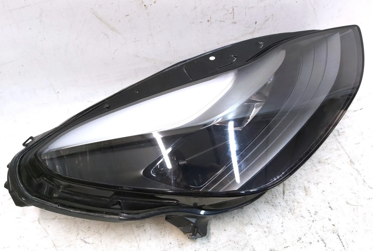 2 Фара главная правая UP LEVEL GLOBAL с повреждением Tesla model 3, model Y 1077372-00-K