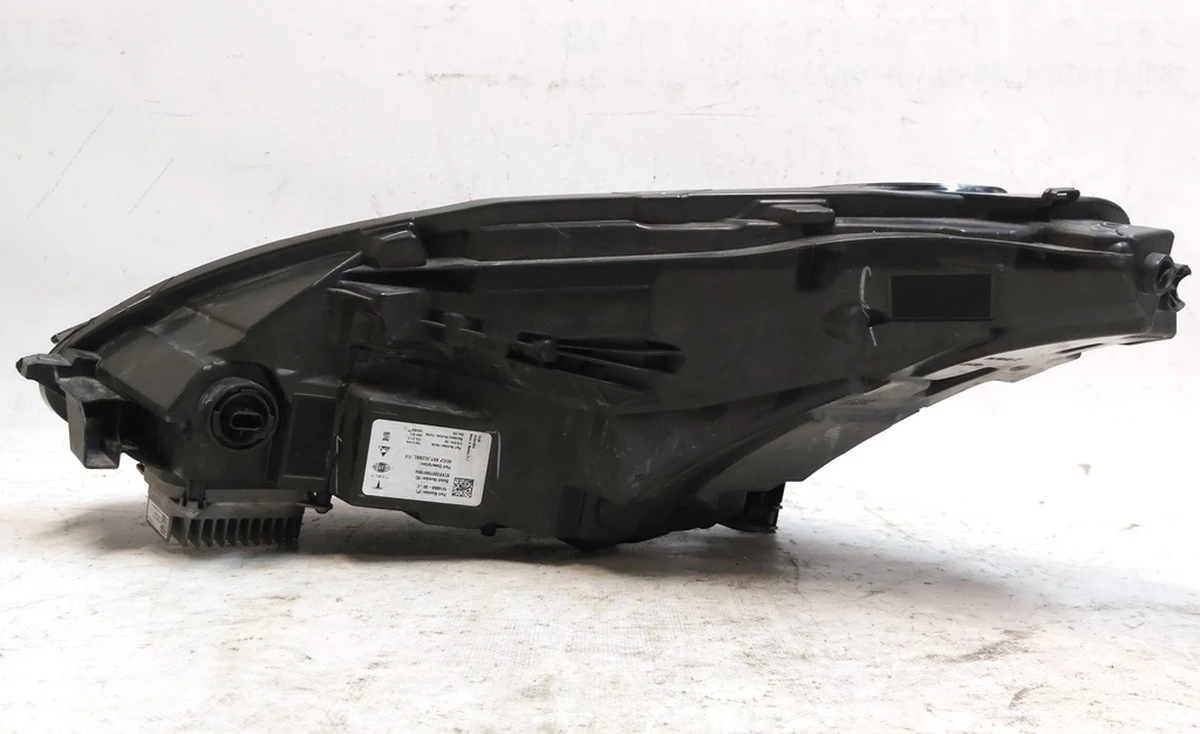 2 Фара главная правая UP LEVEL GLOBAL с повреждением Tesla model 3, model Y 1077372-00-K