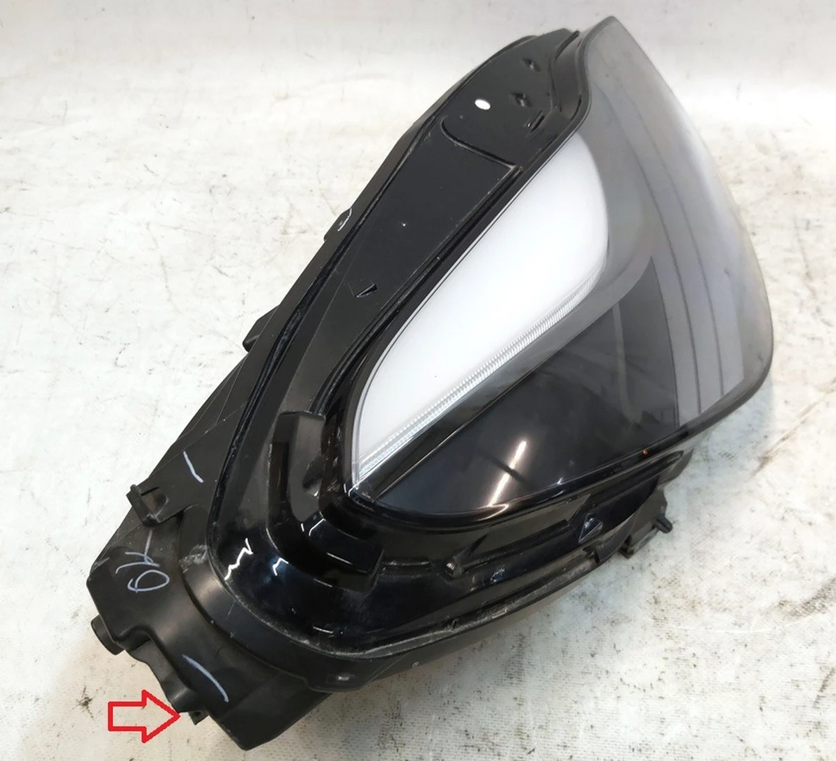 2 Фара главная правая UP LEVEL GLOBAL с повреждением Tesla model 3, model Y 1077372-00-K