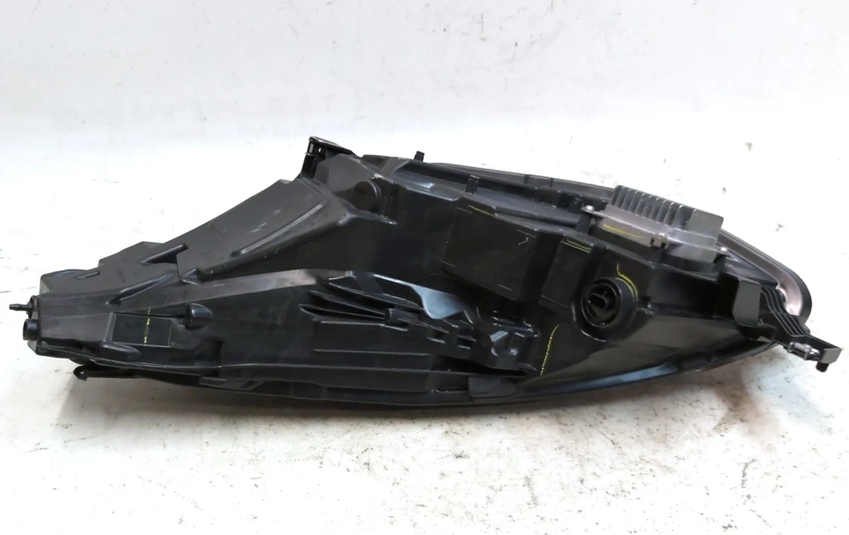 2 HD/LP ASY, SAE UP-LEVEL, RH small scratches Tesla Model 3, Model Y 1514953-00-C