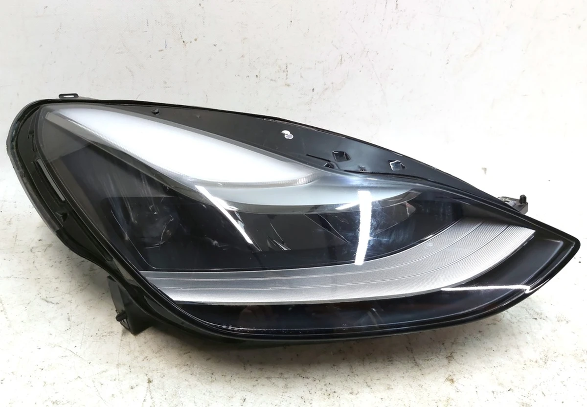 2 HD/LP ASY, SAE UP-LEVEL, RH small scratches Tesla Model 3, Model Y 1514953-00-C