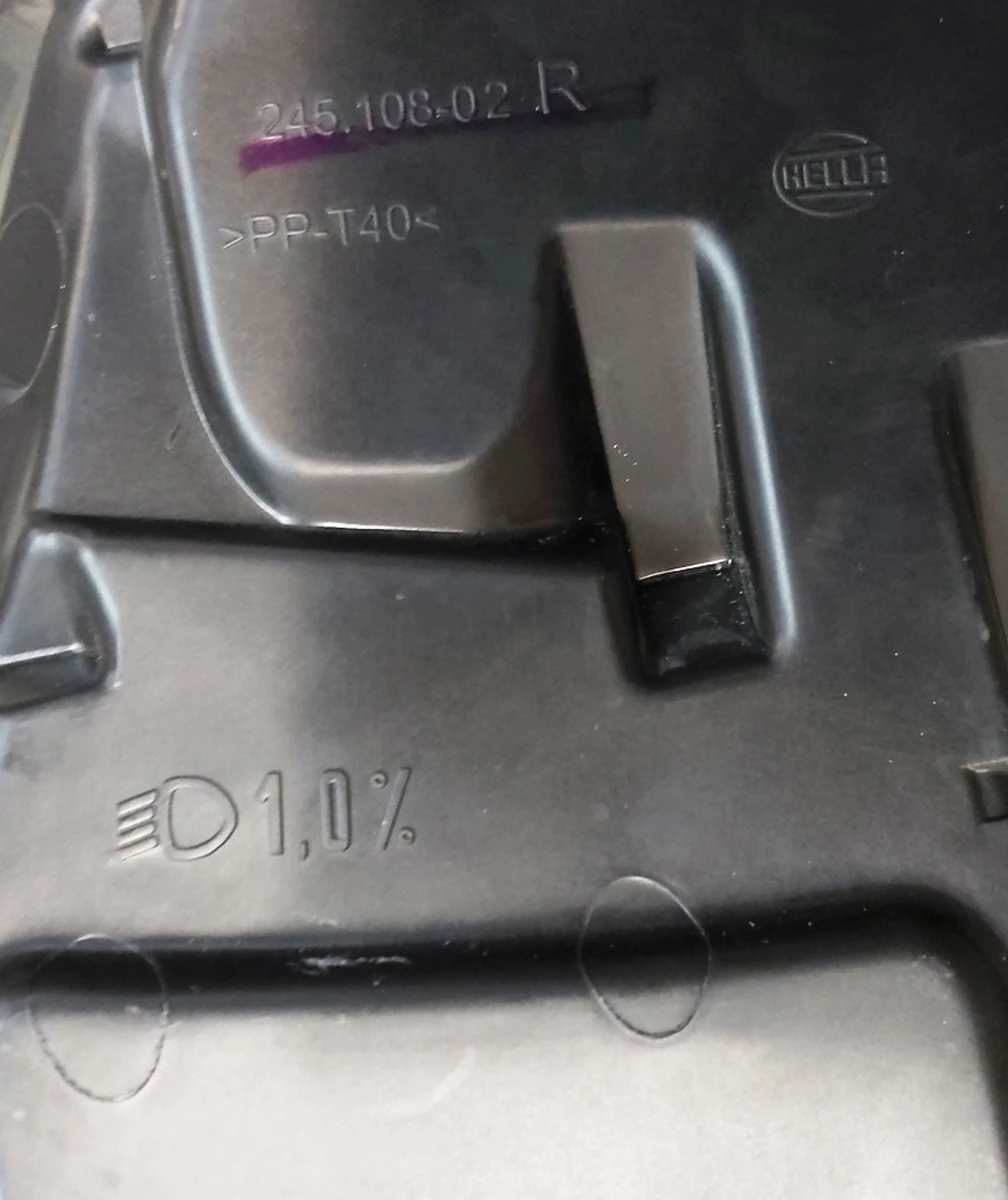 2 HD/LP ASY, SAE UP-LEVEL, RH does not work, small scratches Tesla Model 3, Model Y 1514953-00-C