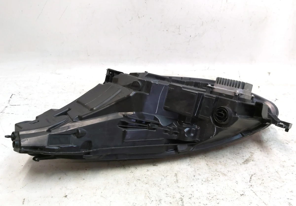 HD/LP ASY, SAE UP-LEVEL, RH with damage Tesla Model 3, Model Y 1514953-00-C