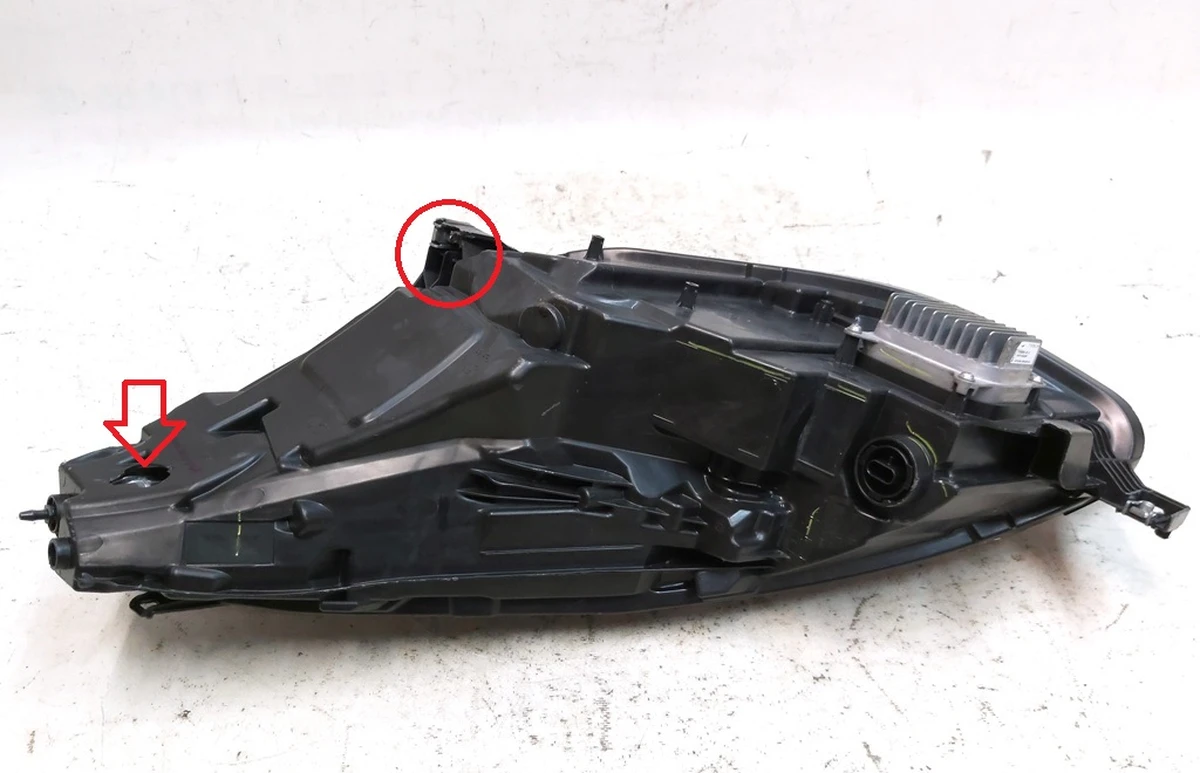2 Фара головна права UP LEVEL (USA) з пошкодженням, не працює, дрібні подряпини Tesla Model 3, Model Y 1514953-00-C