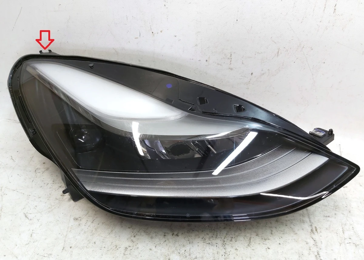 2 Фара главная правая UP LEVEL (USA) с повреждением, не работает Tesla Model 3, Model Y 1514953-00-C
