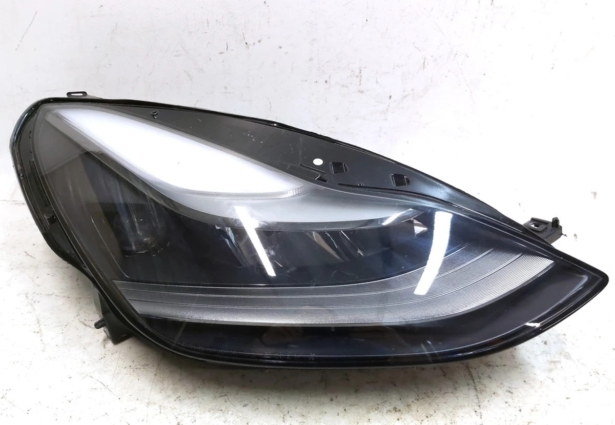 2 HD/LP ASY, SAE UP-LEVEL, RH does not work, small scratches Tesla Model 3, Model Y 1514953-00-C