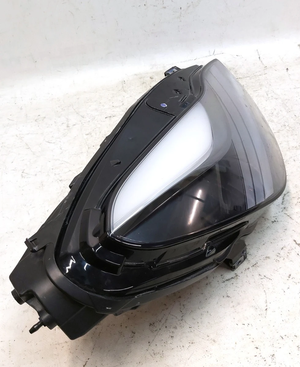 2 Фара головна права UP LEVEL (USA) Tesla model 3 model Y 1077372-00-K
