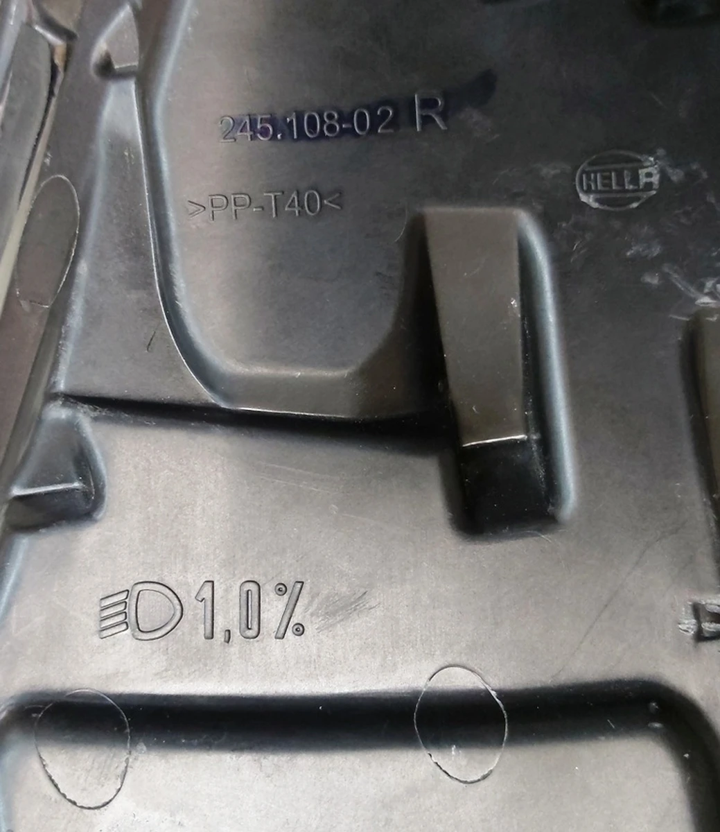 2 Фара головна права UP LEVEL (USA) Tesla model 3 model Y 1077372-00-K