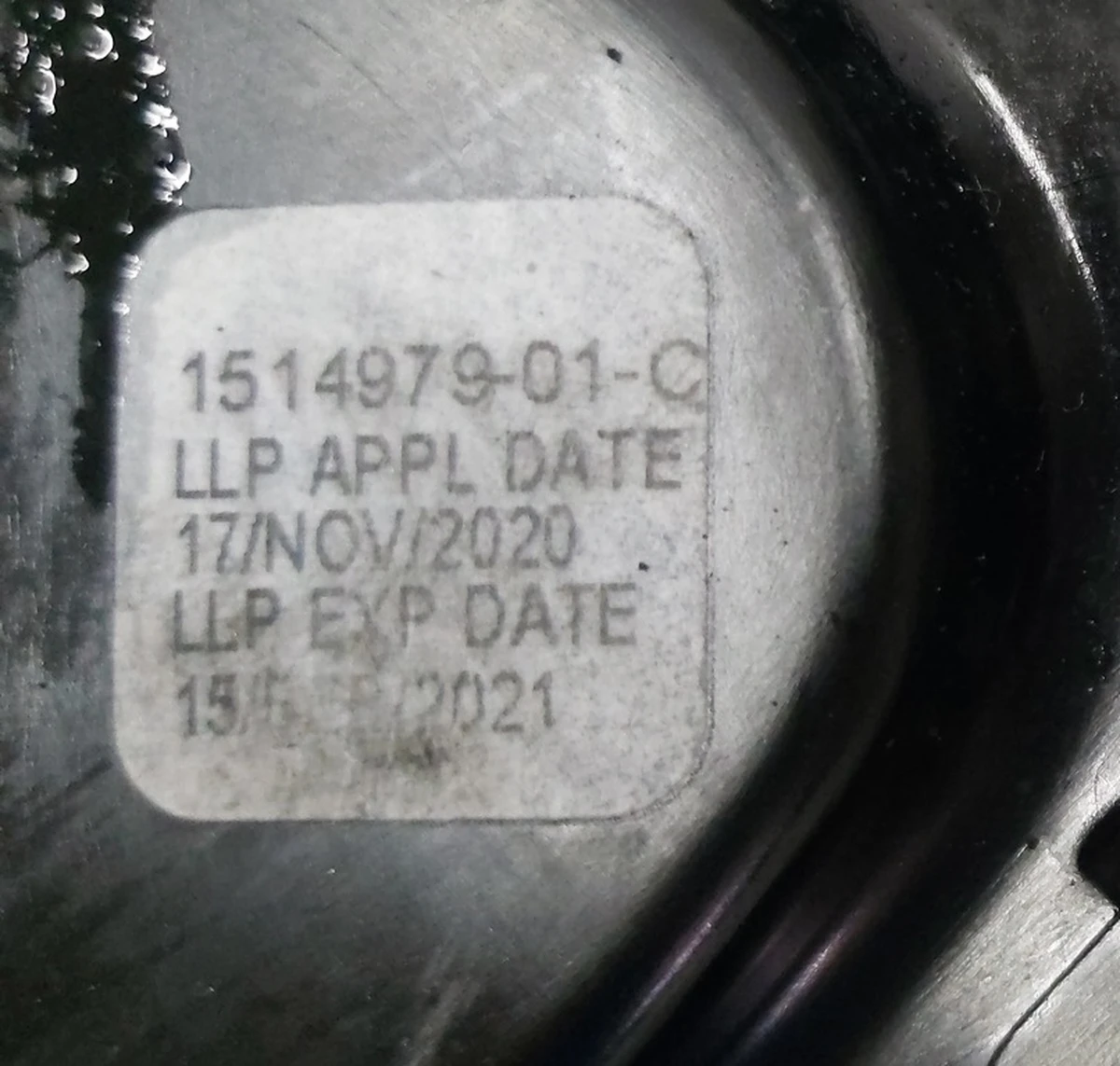 3 Стекло крыла заднего правого (форточка) с молдингом BLACK Tesla model 3 1514979-01-C