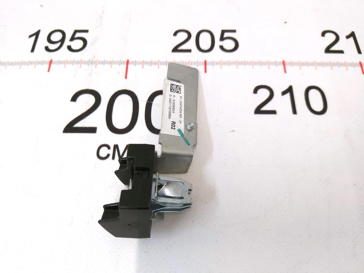 10 Кронштейн гачка гардеробного з підсвічуванням лівий R02 Tesla Model Y 1515338-92-A