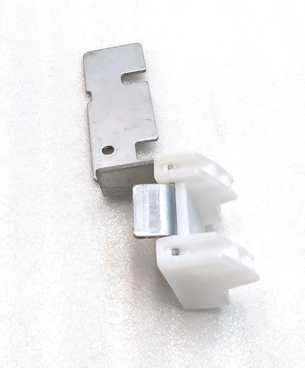 10 Кронштейн гачка гардеробного з підсвічуванням лівий REV A Tesla model Y 1515338-94-A