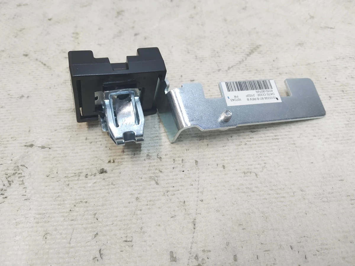 10 Кронштейн гачка гардеробного з підсвічуванням лівий Tesla model Y 1515338-97-B