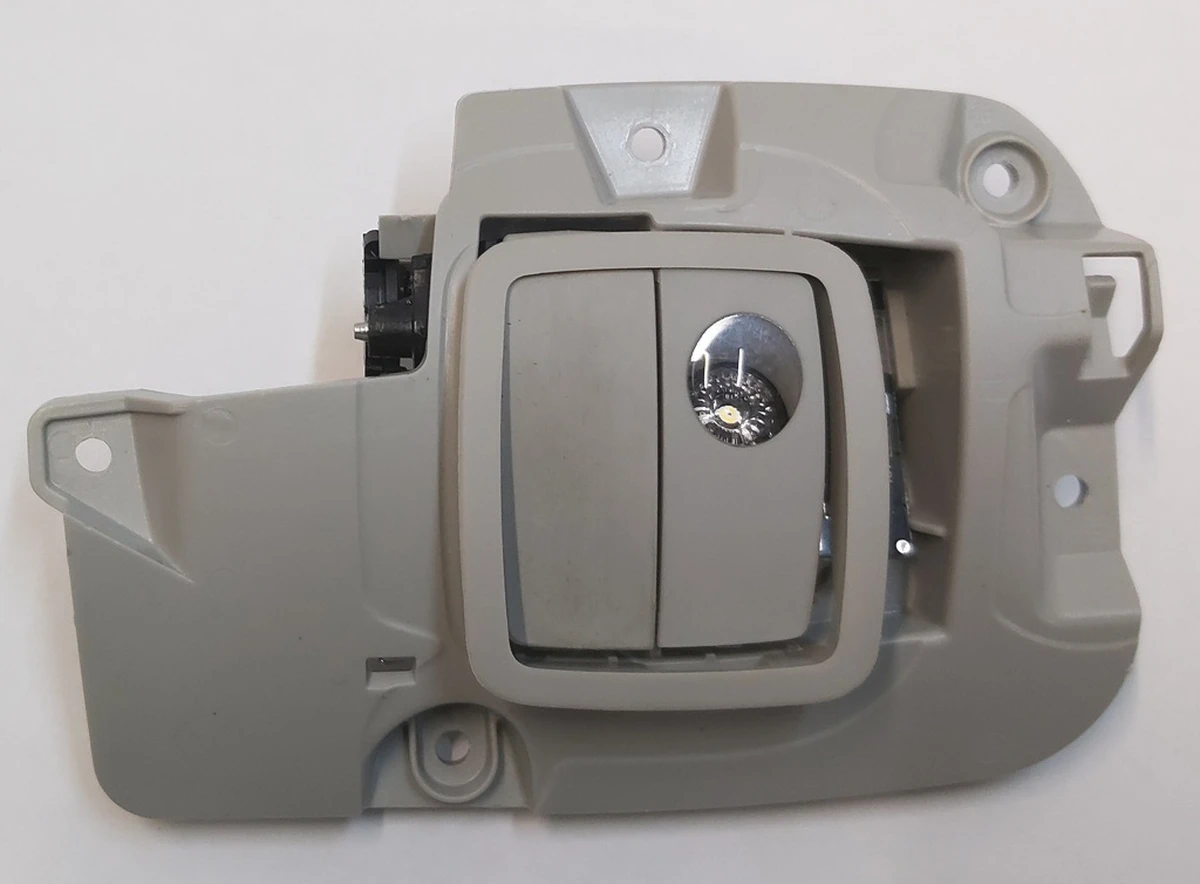 11 Крючок гардеробный с подсветкой правый с повреждением Tesla model Y 1515339-95-A