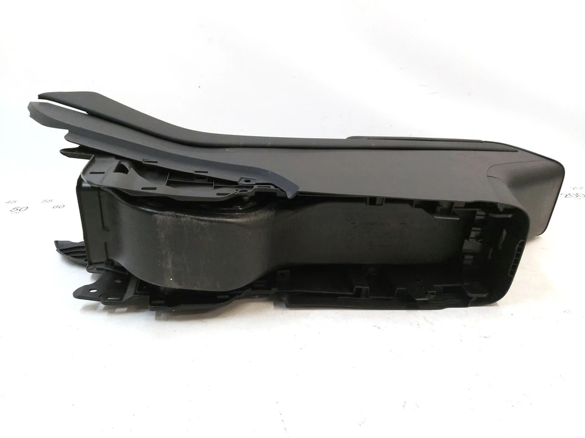 1 Центральна консоль PREM підлокітник Black підстаканник Plastic Black без блоків та проводки Tesla Model Y 1516036-00-B