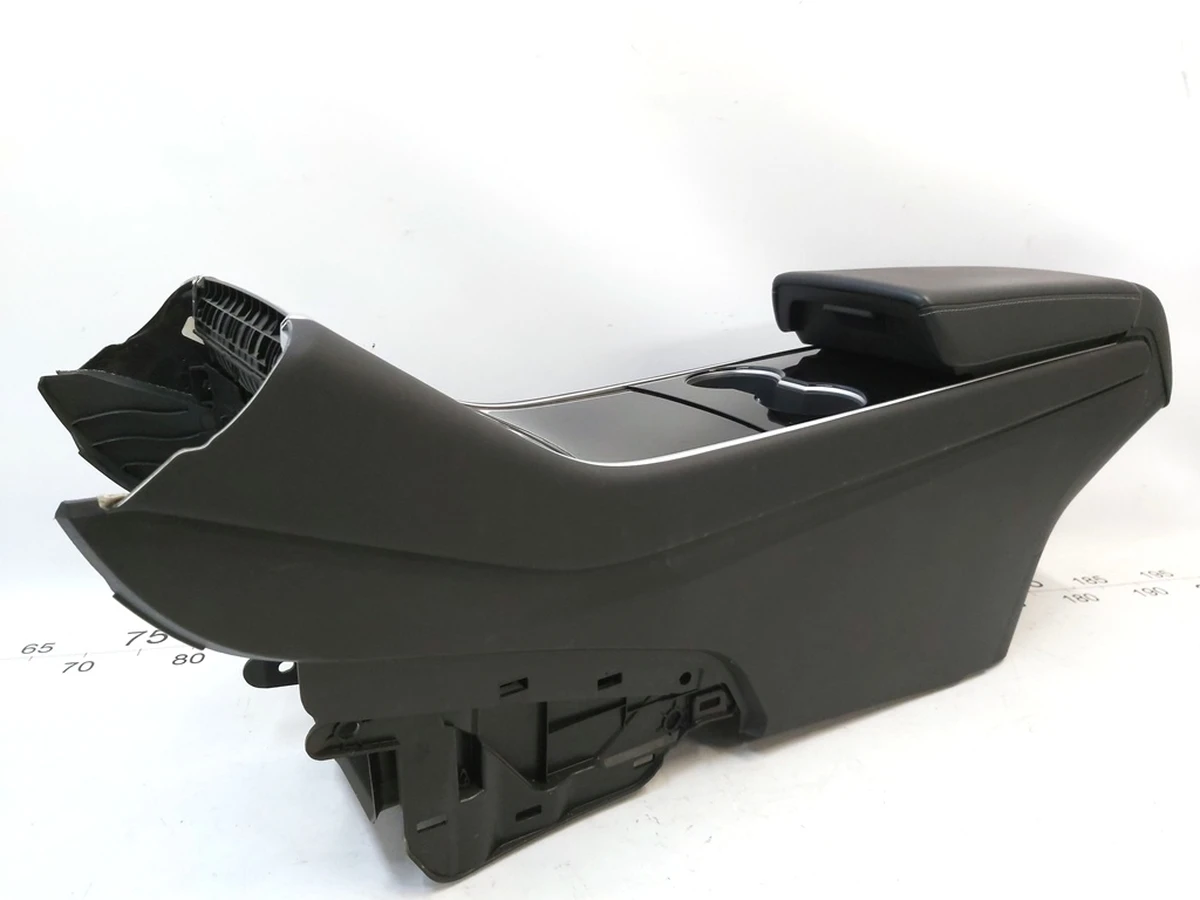 1 Центральна консоль PREM підлокітник Black підстаканник Plastic Black без блоків та проводки Tesla Model Y 1516036-00-B