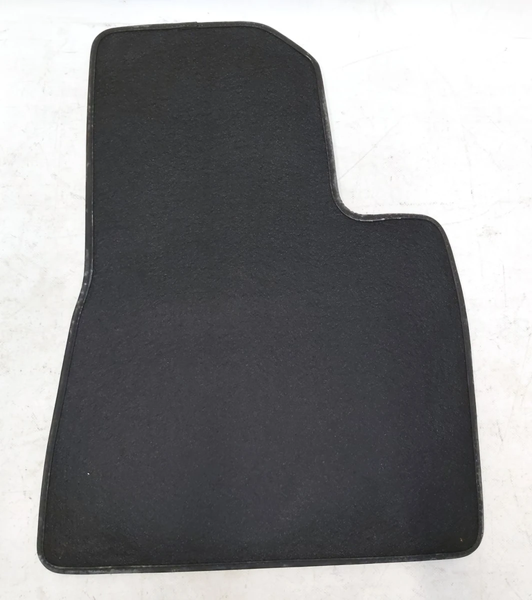 4 Килимок салону 1-го ряду сидінь водійський Tesla model 3 1516554-00-A