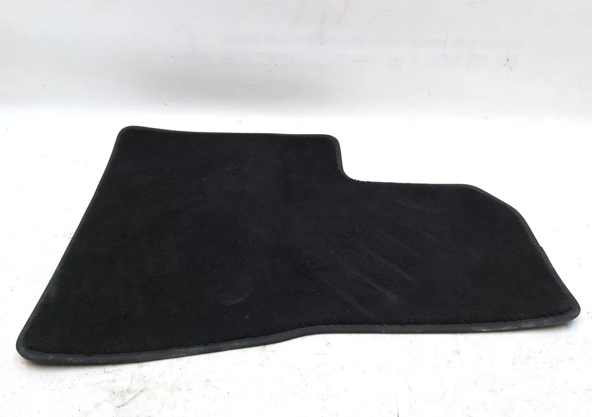 4 Килимок салону 1-го ряду сидінь водійський Tesla model 3 1516554-00-A