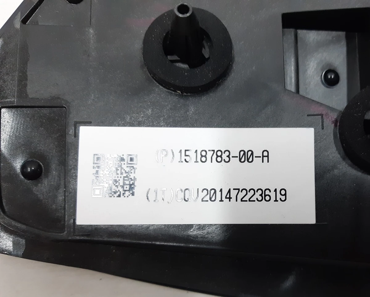 15 Відбивач ліхтаря на крилі задньому правому Tesla model 3, model Y 1100781-99-D