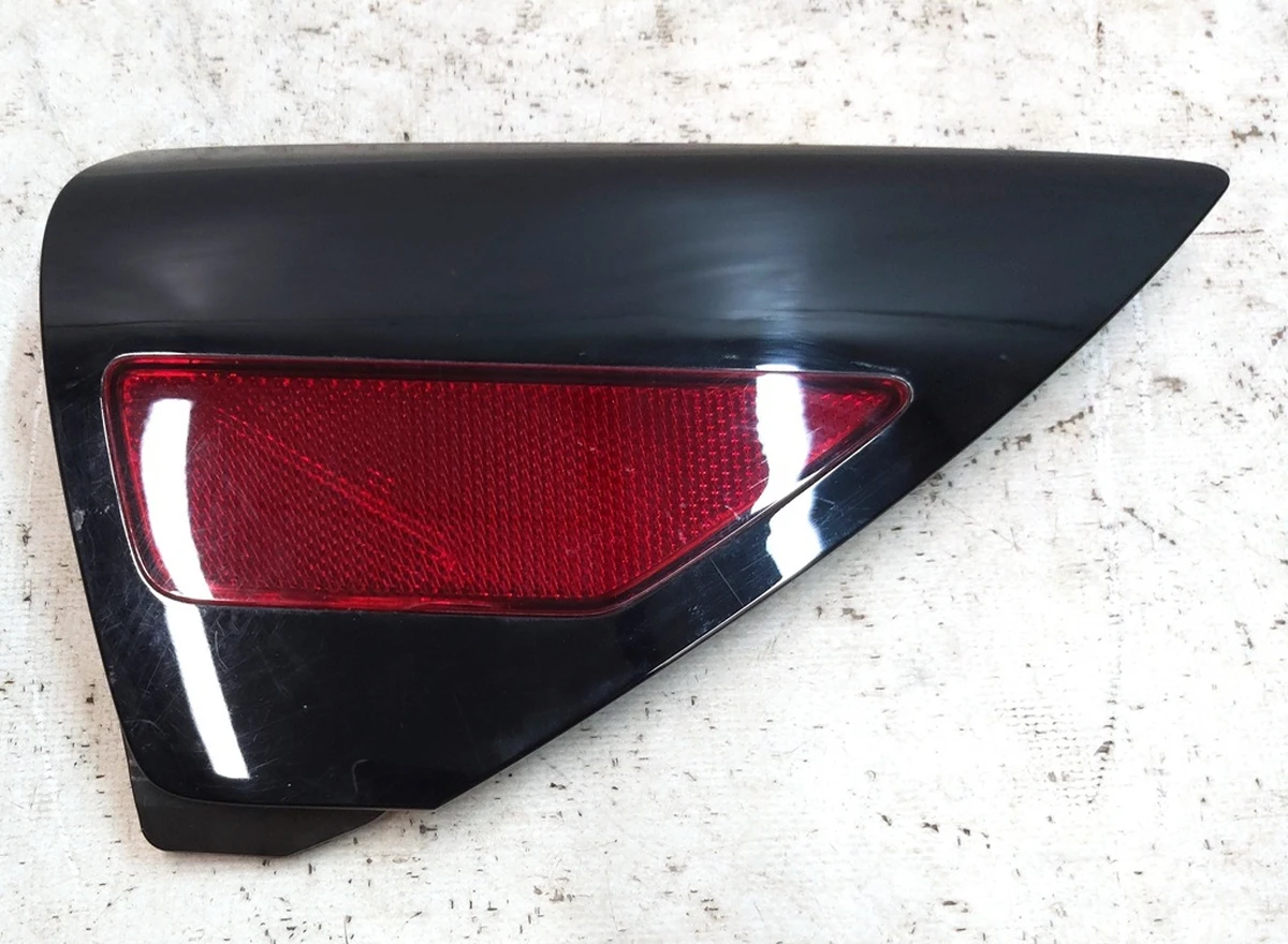 Отражатель фонаря на крыле заднем правом GEN3 с повреждением Tesla model 3, model Y 1100781-99-D