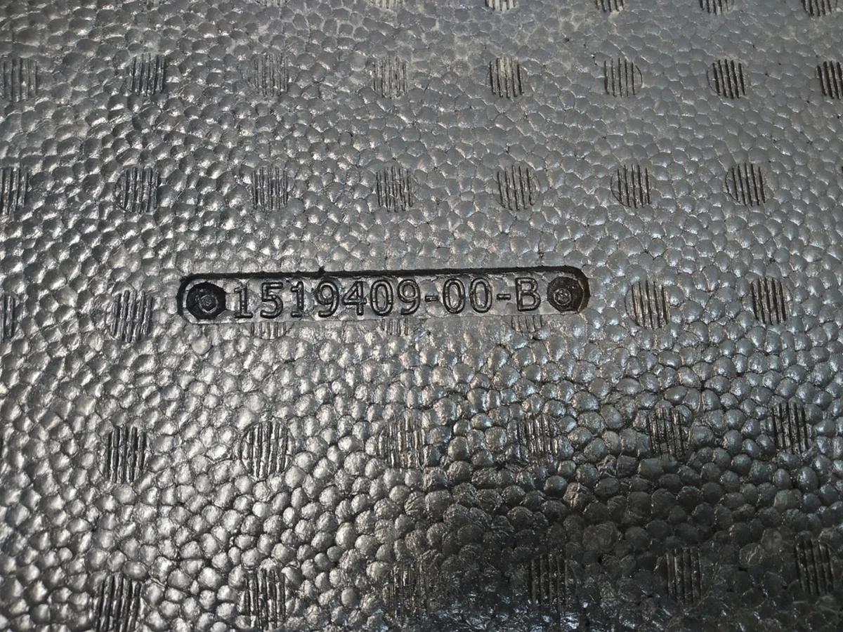 9 BOTTOM FOAM PAD, MY TRUNK TUB (damaged) Tesla model Y 1519409-00-A
