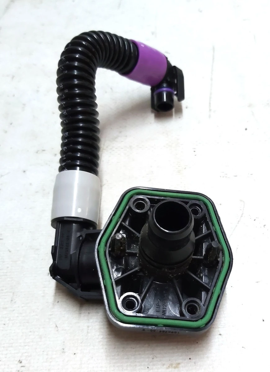 Патрубок системи охолодження основної батареї в зборі Tesla model Y 1521566-00-A