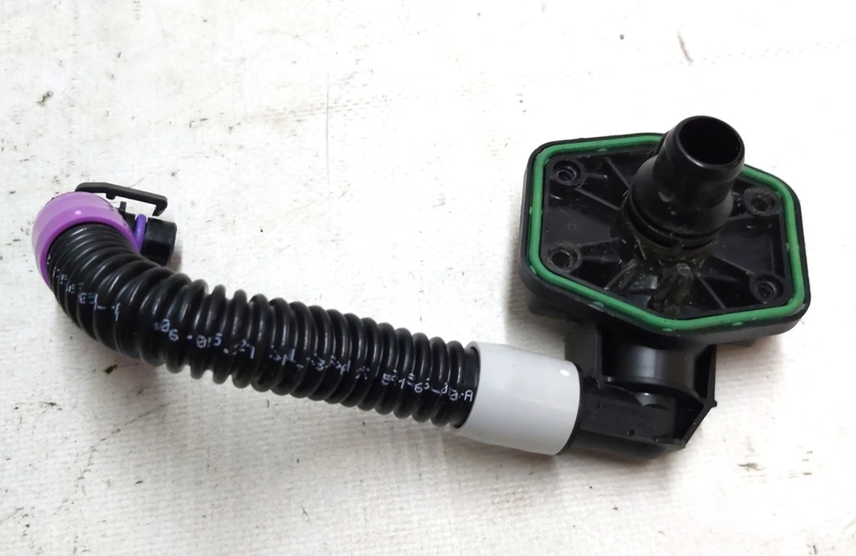 Патрубок системи охолодження основної батареї в зборі Tesla model Y 1521566-00-A