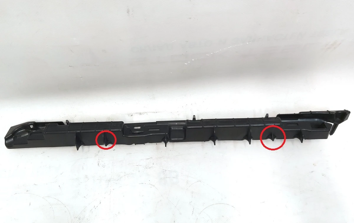 Проставка накладки порога переднього правого пластик Tesla model Y 1521705-00-C