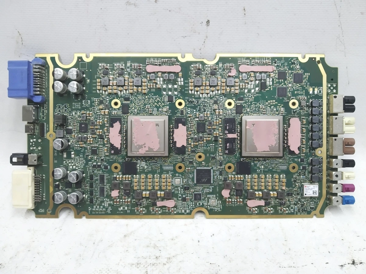 Autopilot board ECU FSD Rev01 (oxidation traces) Tesla model 3 1566786-00-C