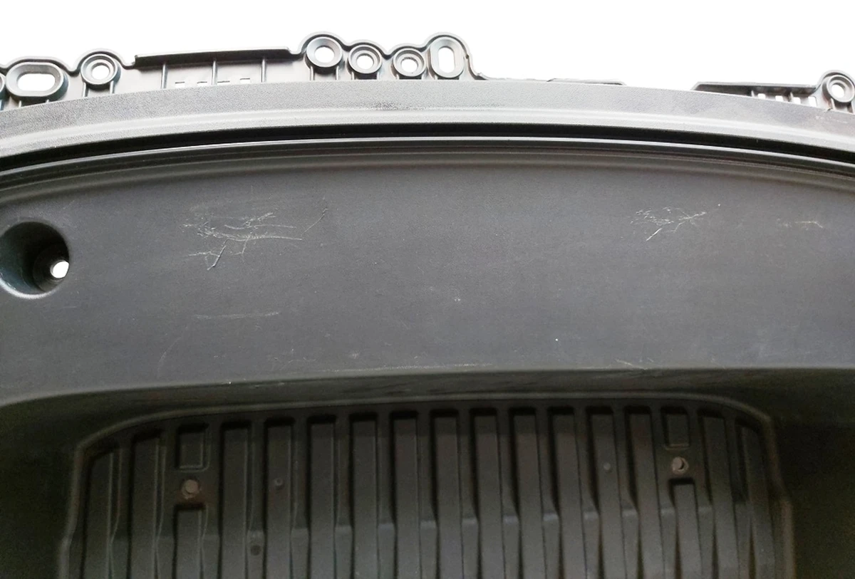 8 Бокс підкапотний (ванна) REST (2021) з пошкодженням Tesla Model 3 1526738-00-B
