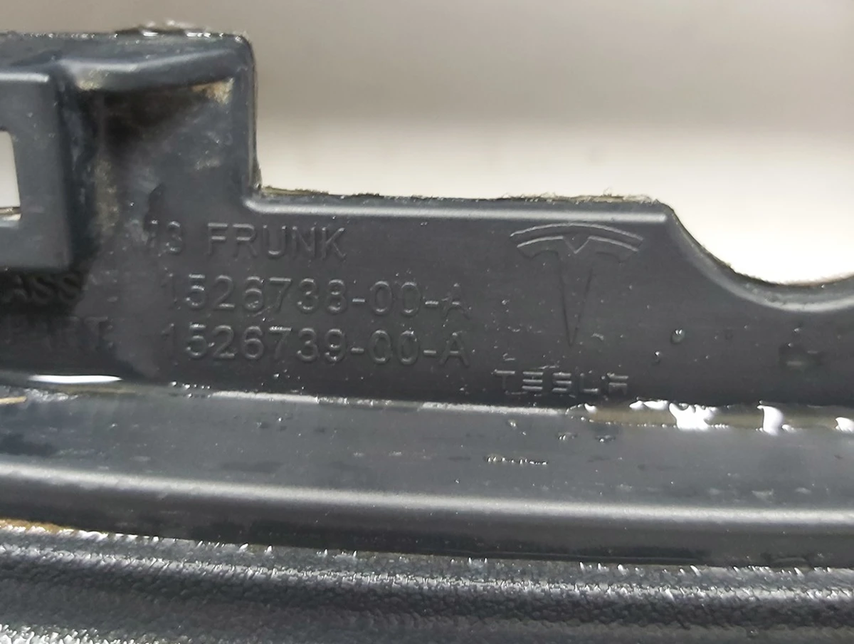 8 Assembly  - frunk REST (2021) Tesla Model 3 1526738-00-B