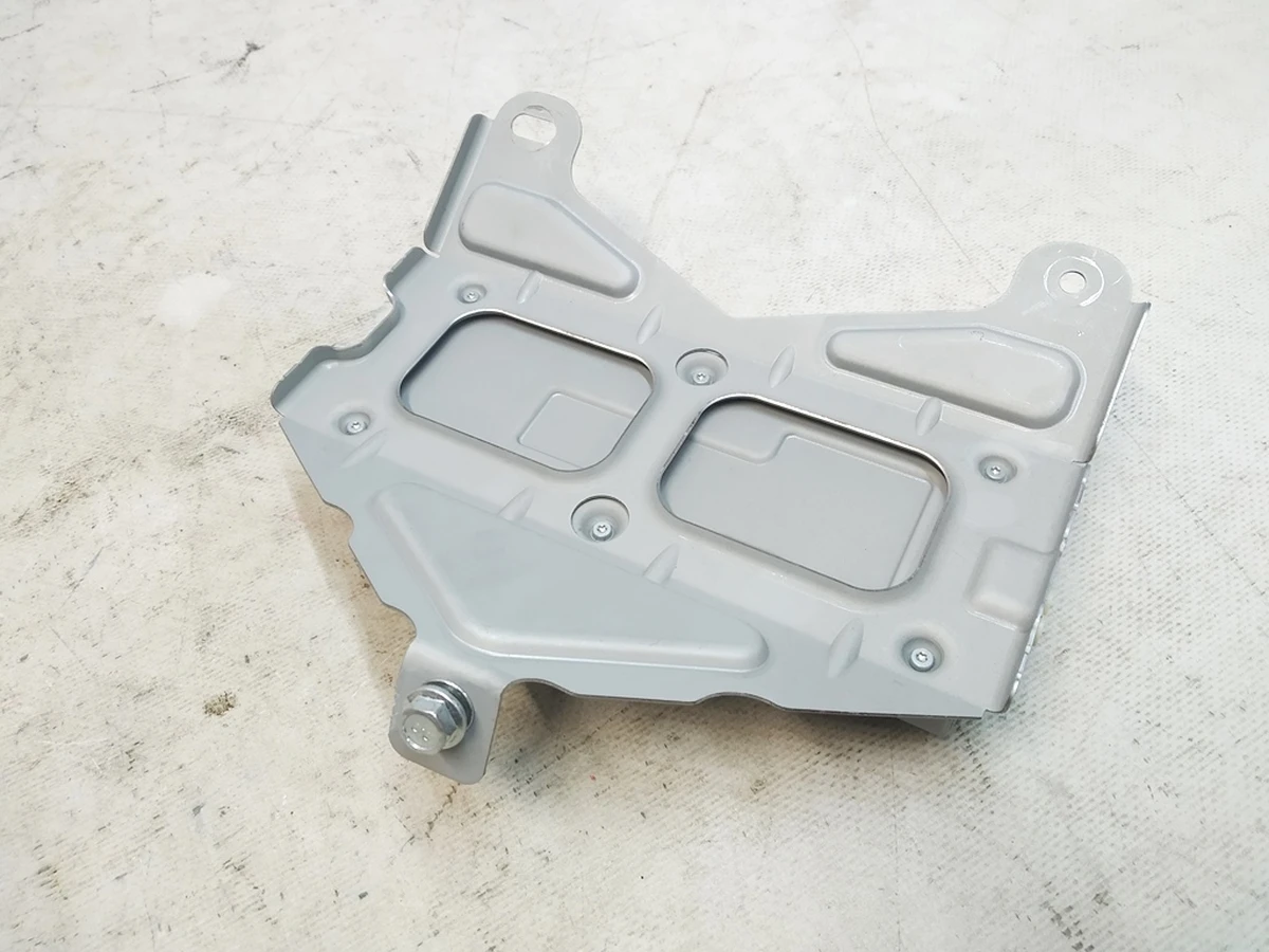 1 Радіо FM/HD (USA) Tesla Model Y 1527974-00-C